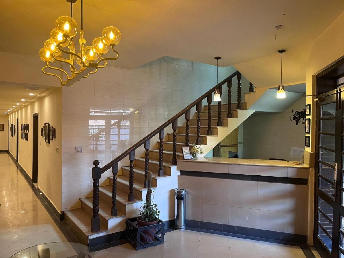 Shelton Hotel Rawalpindi Dış mekan fotoğraf