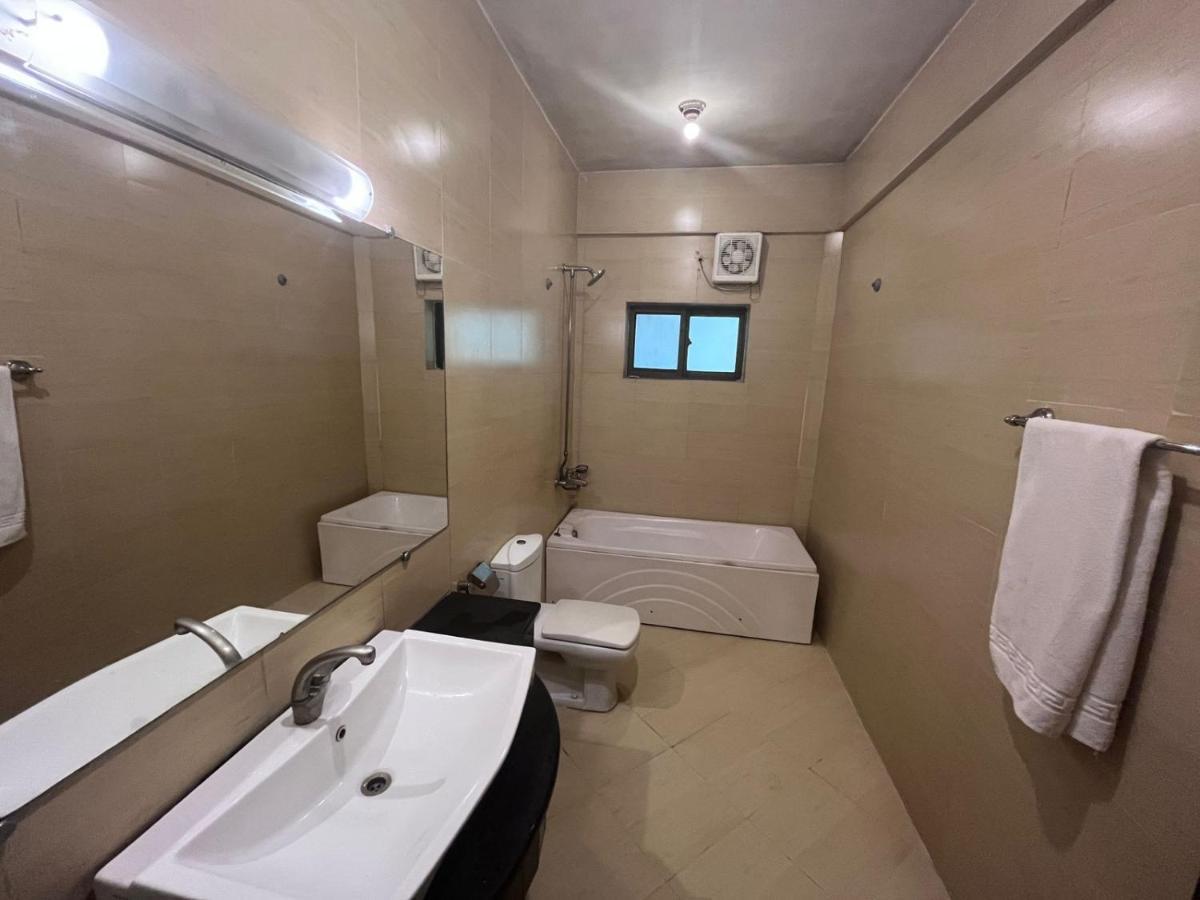 Shelton Hotel Rawalpindi Dış mekan fotoğraf