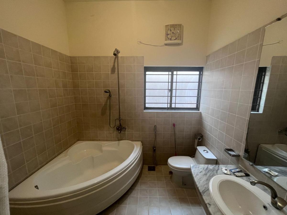 Shelton Hotel Rawalpindi Dış mekan fotoğraf